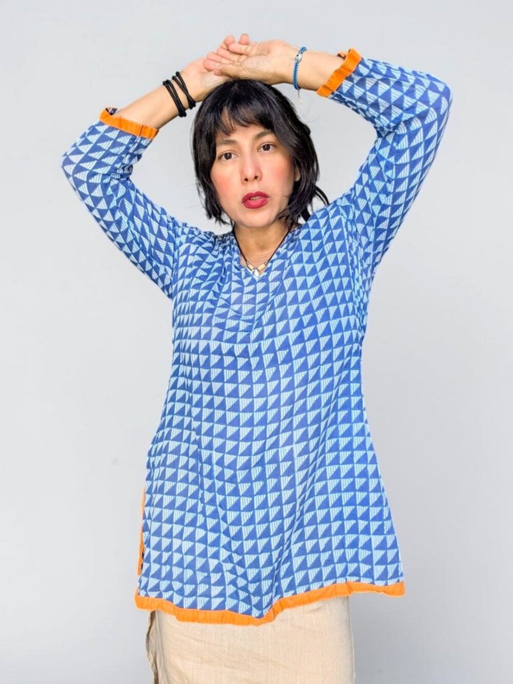 Oliphant 100% cotton Blue white orange geometric triangle print tunic top W's L